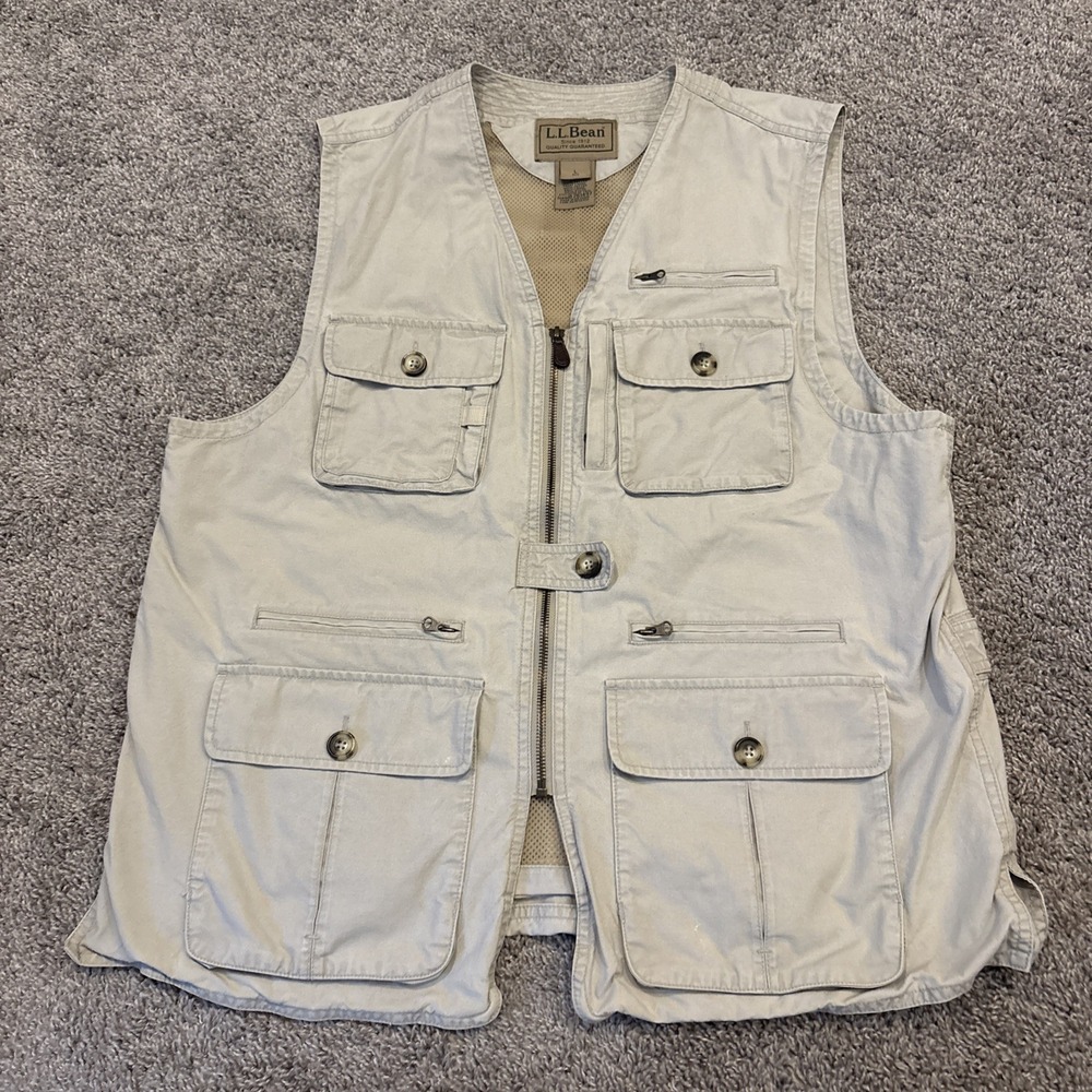 L.L. Bean Khaki Fishing Hunting Vest Vintage Mens Size Large Pockets 261497
